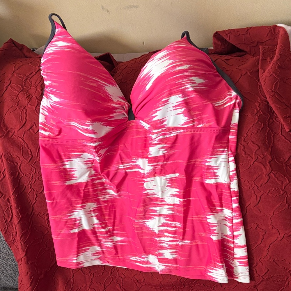 Free Country Pink and White Swim Top XL ⭐️
